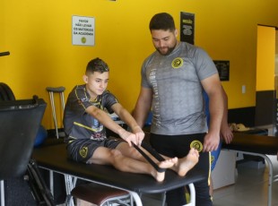 Atleta do FC Cascavel Academy realiza tratamento nas categorias de base do clube