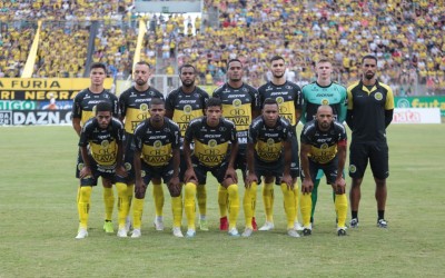 Com recorde de público, FC Cascavel vence Athletico Paranaense por 1x0 e segue líder do campeonato